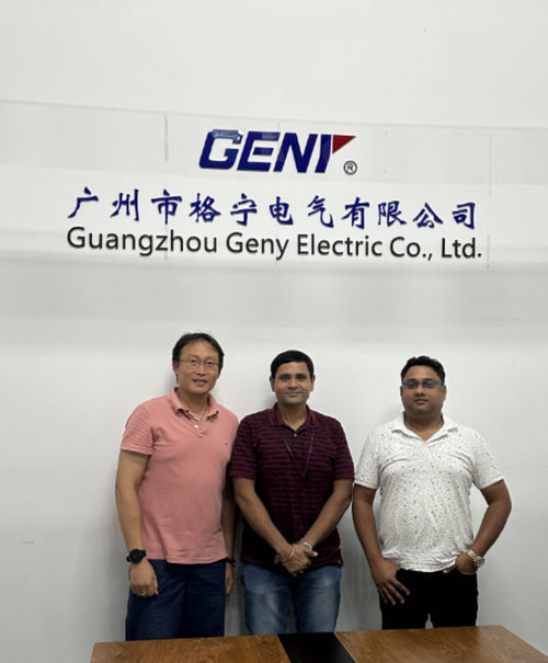 Últimas notícias da empresa sobre GENY Electric Co., Ltd. acolheu um cliente indiano para aceitação e formação de equipamentos de calibração de medidores de eletricidade.