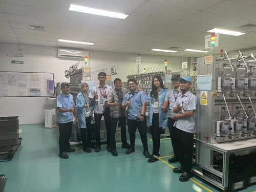 Últimas notícias da empresa sobre GENY Electric fortalece parceria com EDMI, com êxito encomenda sistema de calibração de medidores de energia de três fases no PT. VS na Indonésia