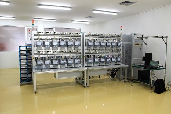 Bom preço Yc1893D Banco de ensaio do medidor trifásico Verificação de calibração do medidor elétrico com ICT on-line